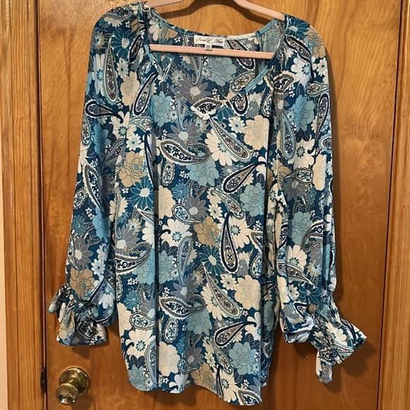 EUC - nice flutter sleeve- 1X fits like a small 18 - Picture 5 of 5